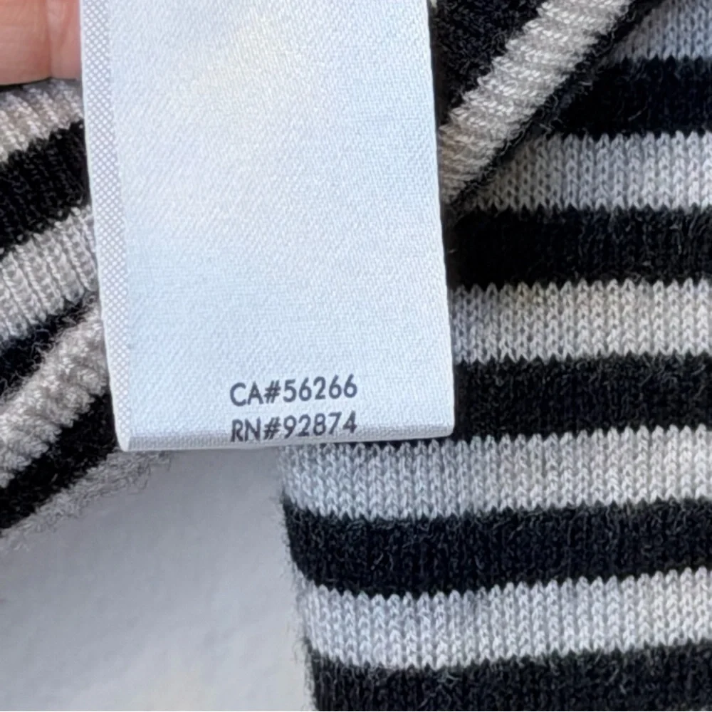 Splendid | Striped Boxy Crop Top Stretchy Lightweight Sweater - Picture 11 of 12